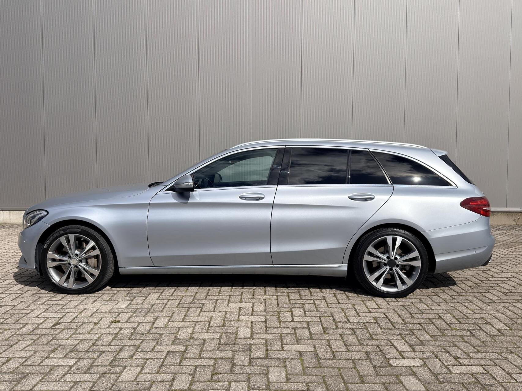 Mercedes C-klasse Estate 350e Avantgarde LED|NL Auto|Dealer, Automaat, Achterwielaandrijving, Gebruikt, Met garantie (alle)