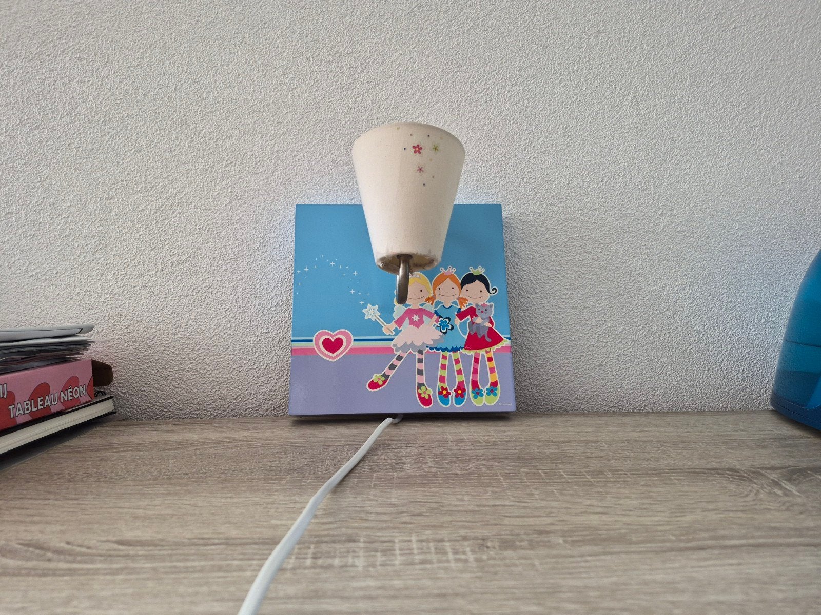 Leuke kinderlamp met prinsessen voor de kinderkamer, Gebruikt, Overige merken, Ophalen of Verzenden, Ophangbaar