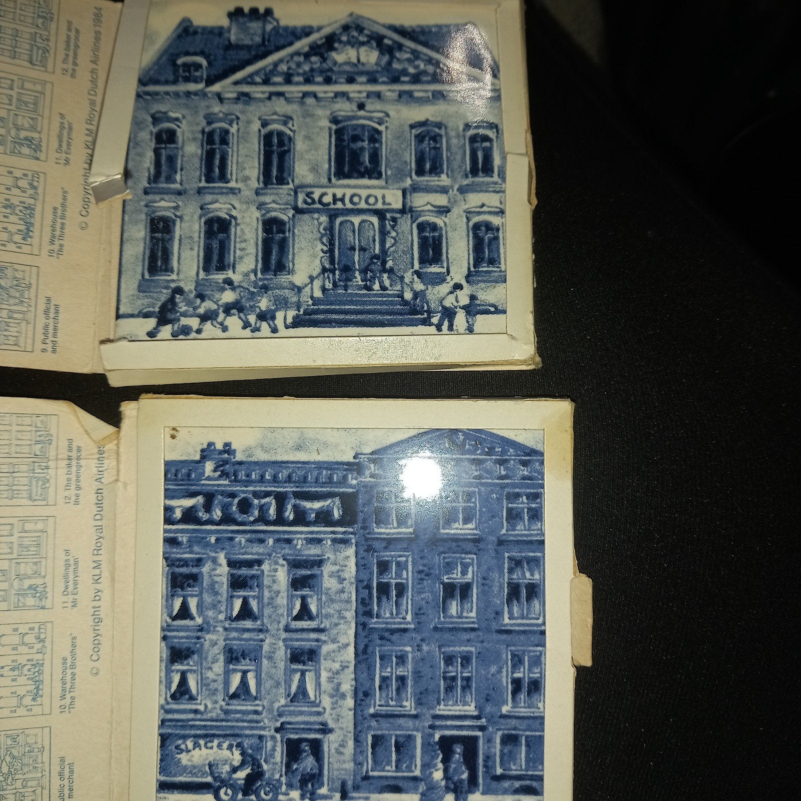 KLM tegeltjes - twee stuks, Verzamelen, Ophalen of Verzenden, Gebruikt, Gevuld