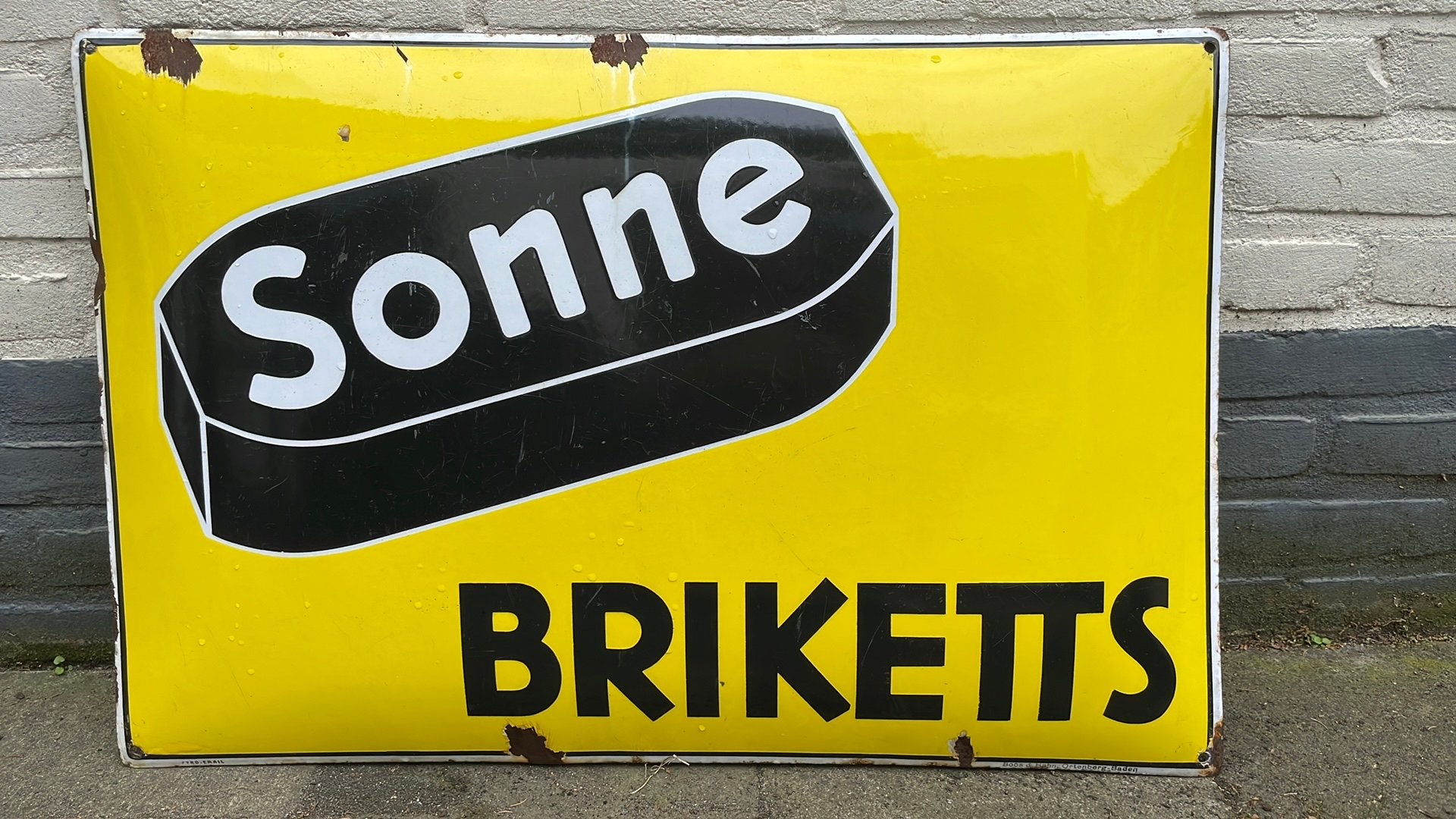 Antiek emaille reclamebord van Sonne Briketts 74 x 49 cm, Verzamelen, Merken en Reclamevoorwerpen, Ophalen of Verzenden, Gebruikt