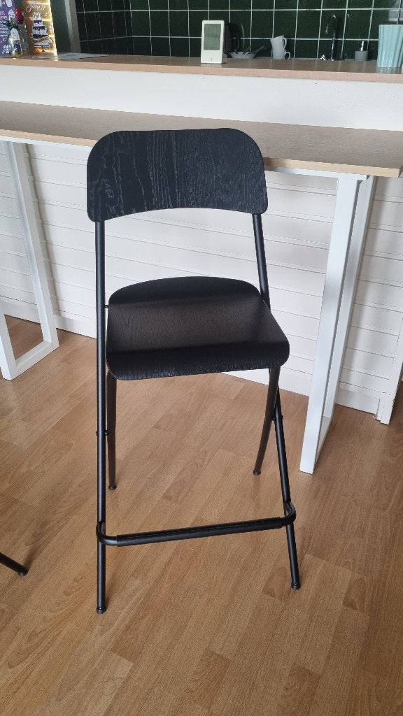zwarte inklapbare barkrukken IKEA FRANKLIN, Huis en Inrichting, Ophalen, Met voetsteun, 60 tot 90 cm, Zo goed als nieuw