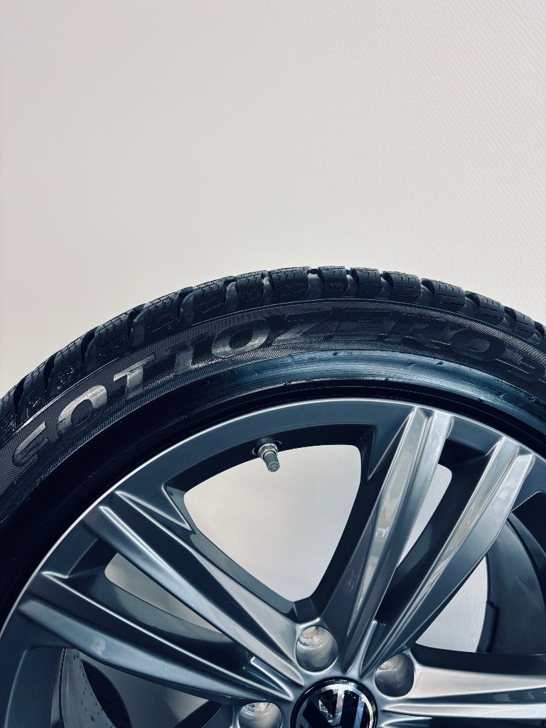 18” R-line velgen VW Arteon + winterbanden, Ophalen, 18 inch, Velg(en), Winterbanden