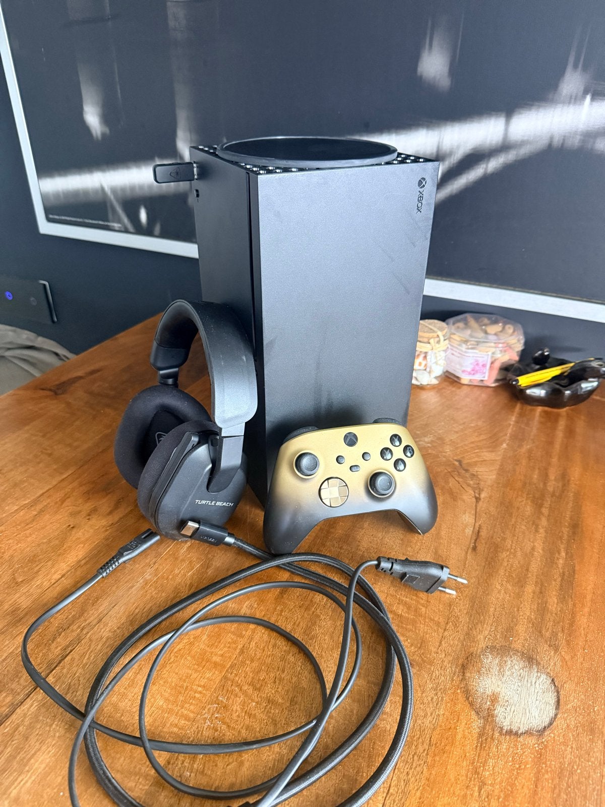 Xbox Series X met controller en headset, Spelcomputers en Games, Ophalen, Zo goed als nieuw, Xbox Series X
