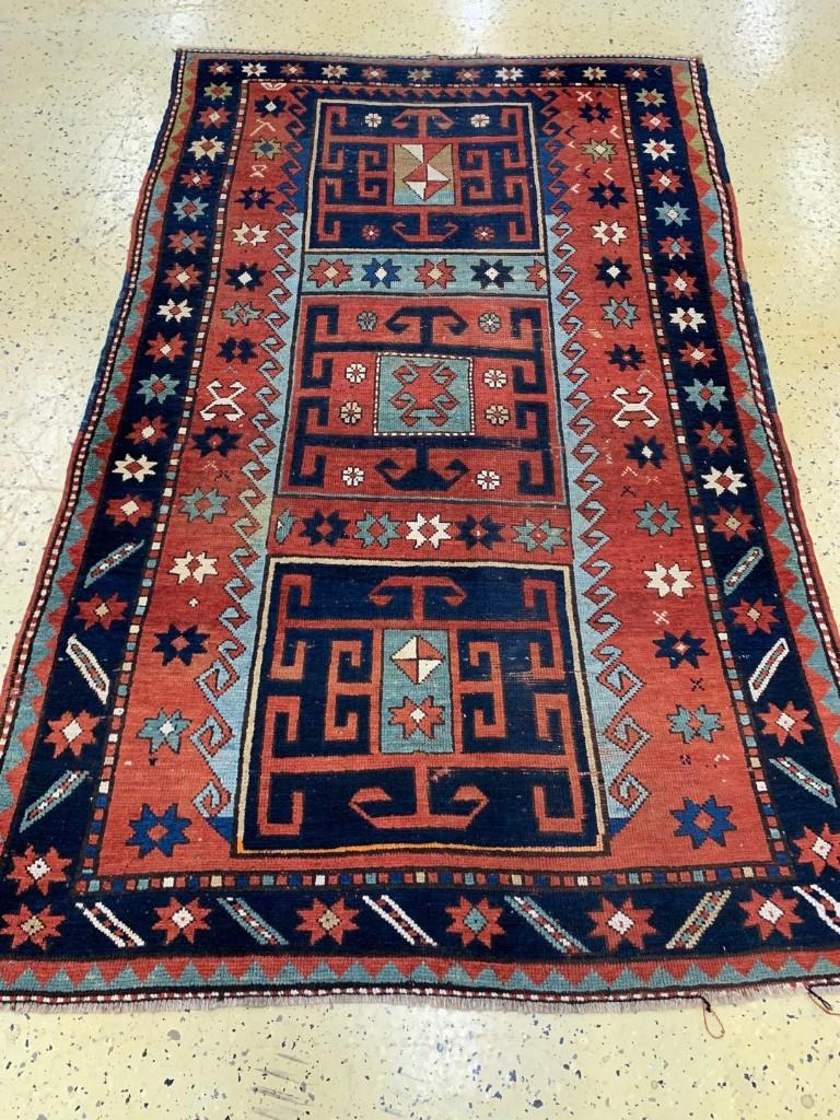 Antiek handgeknoopt kazak tapijt - Kasak rug, Verzenden