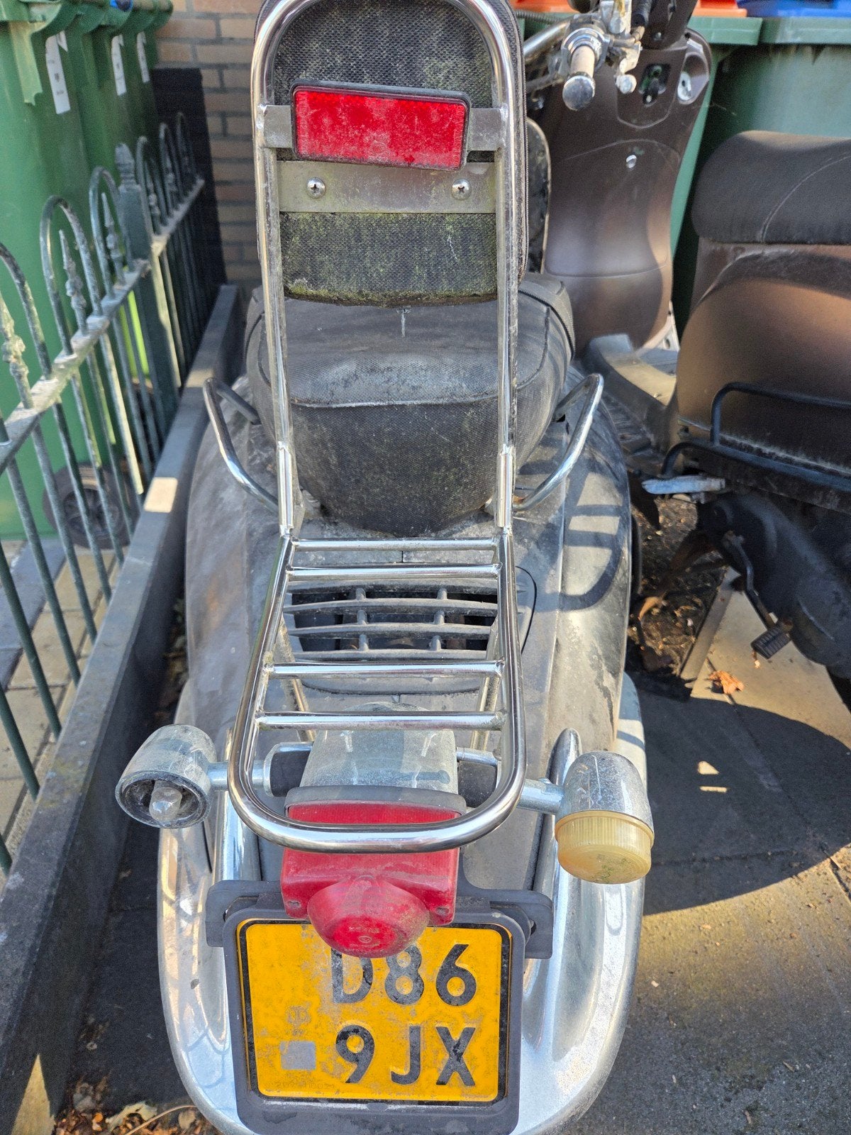 Gratis ZNEN Scooter uit 2009 - Defect, voor onderdelen, Fietsen en Brommers, Ophalen