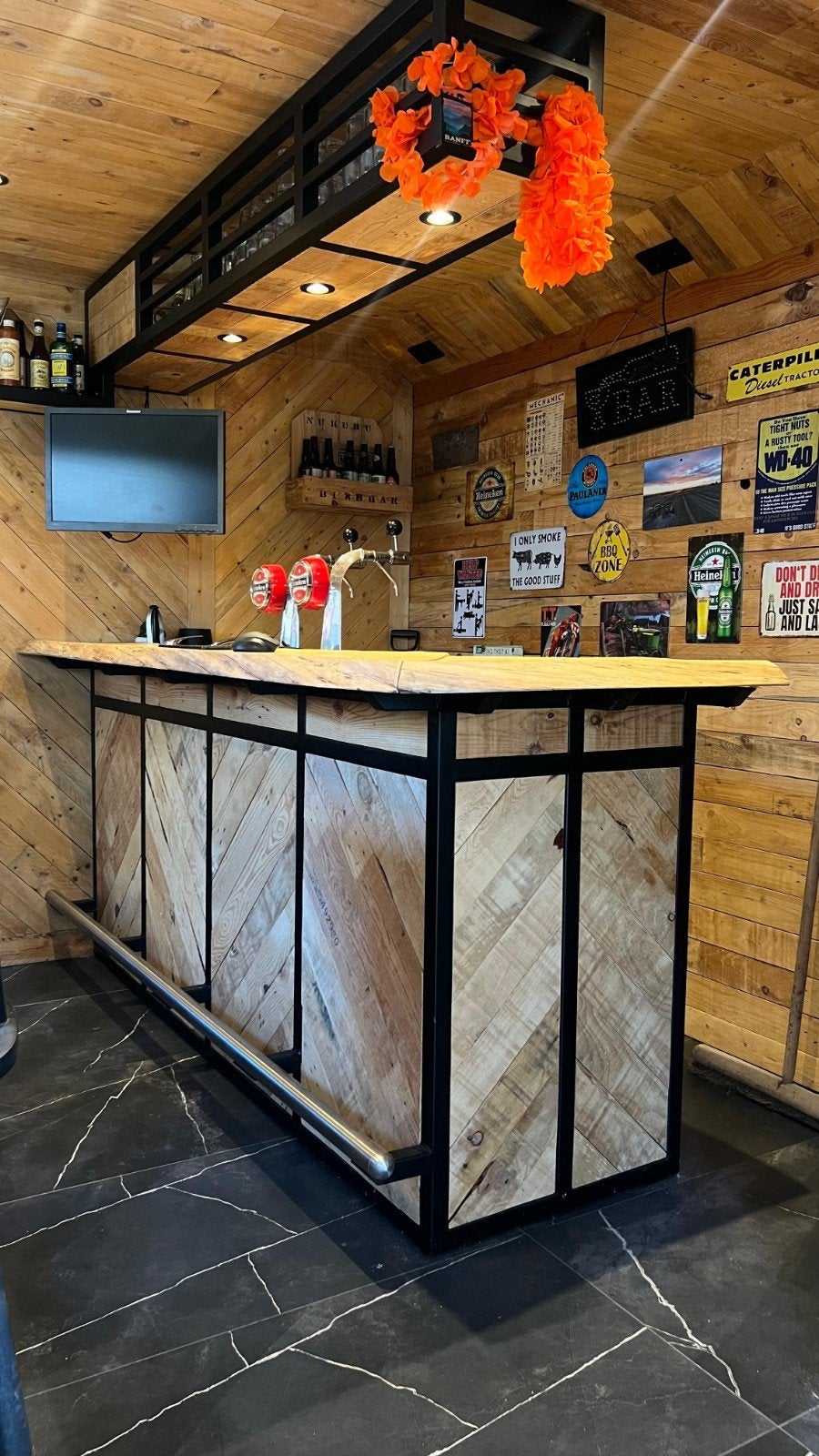 Complete bar met Tapkranen en Spoelbak en bovenrek, Huis en Inrichting, Barren, Ophalen, Zo goed als nieuw