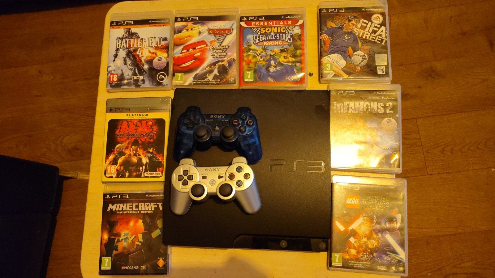 PS3 met 2 controllers en 7 games, Avontuur en Actie, Gebruikt, Ophalen of Verzenden, Eén computer