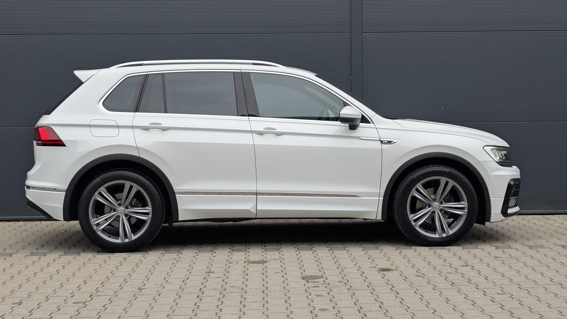 Volkswagen Tiguan 1.5 TSI 130pk R-Line Business | Navigatie, Auto's, Volkswagen, Voorwielaandrijving, Stof, 4 cilinders, Wit
