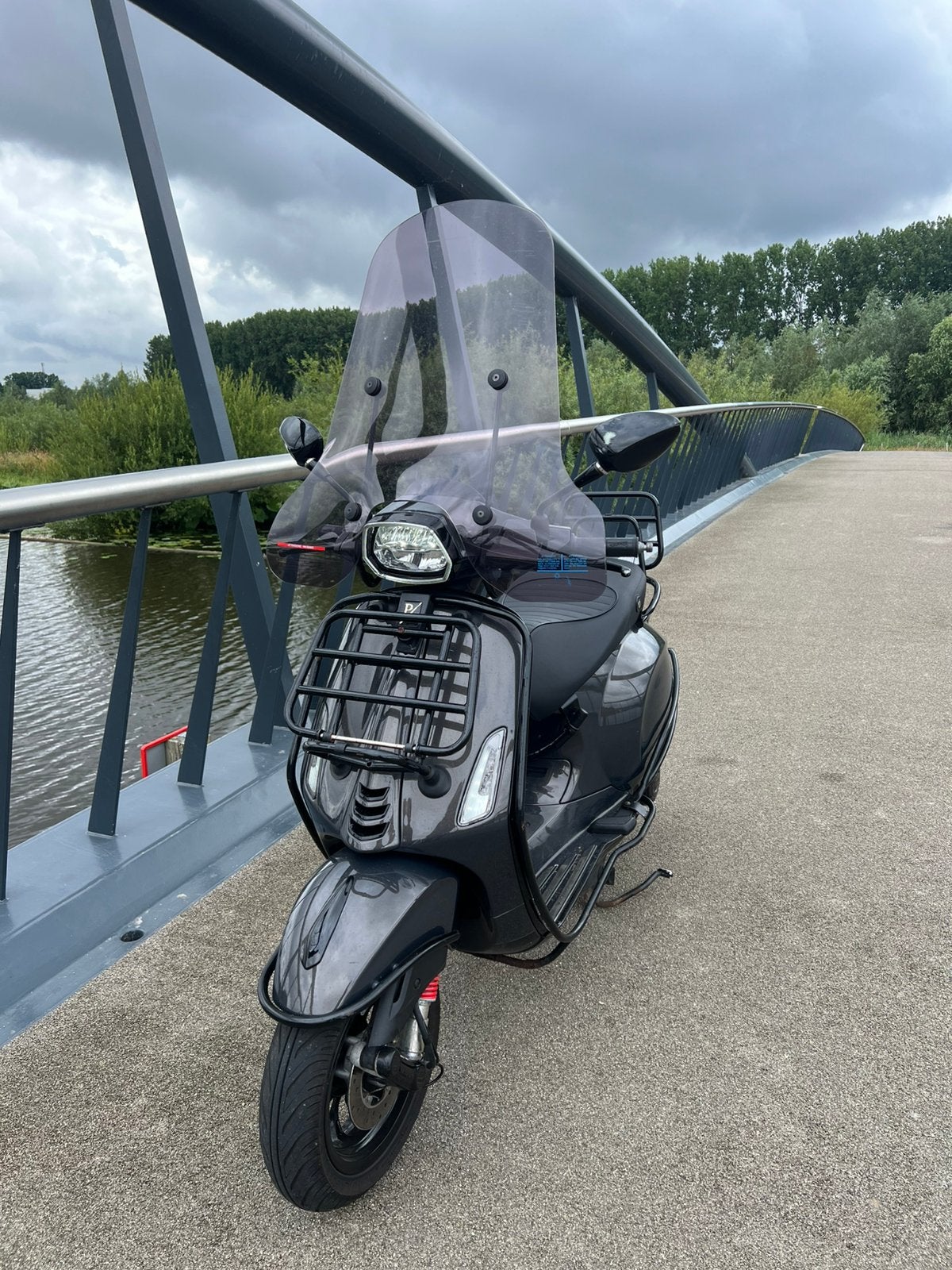 Vespa Sprint 2020, Fietsen en Brommers, Scooters | Vespa, Ophalen, Zo goed als nieuw, Benzine