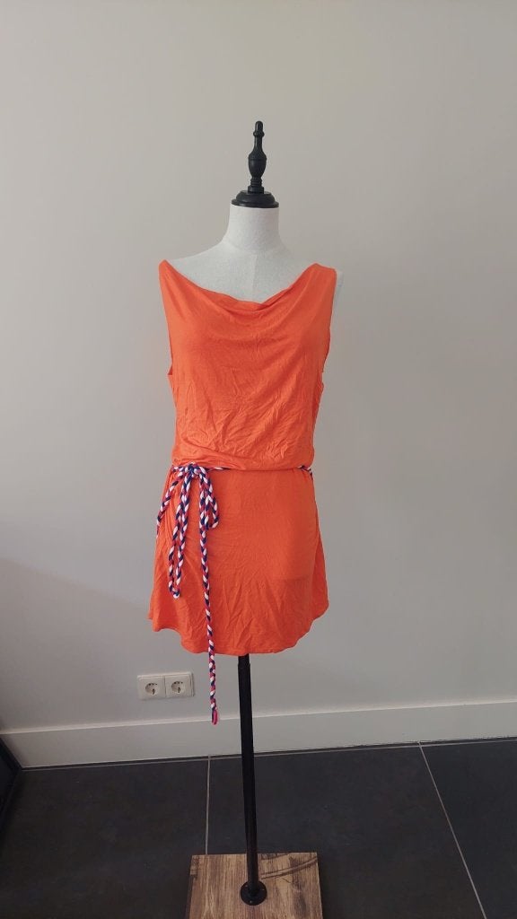Oranje jurkje WK mouwloos maat M/L, Kleding | Dames, Jurken, Maat 38/40 (M), Oranje, Ophalen of Verzenden, Gedragen