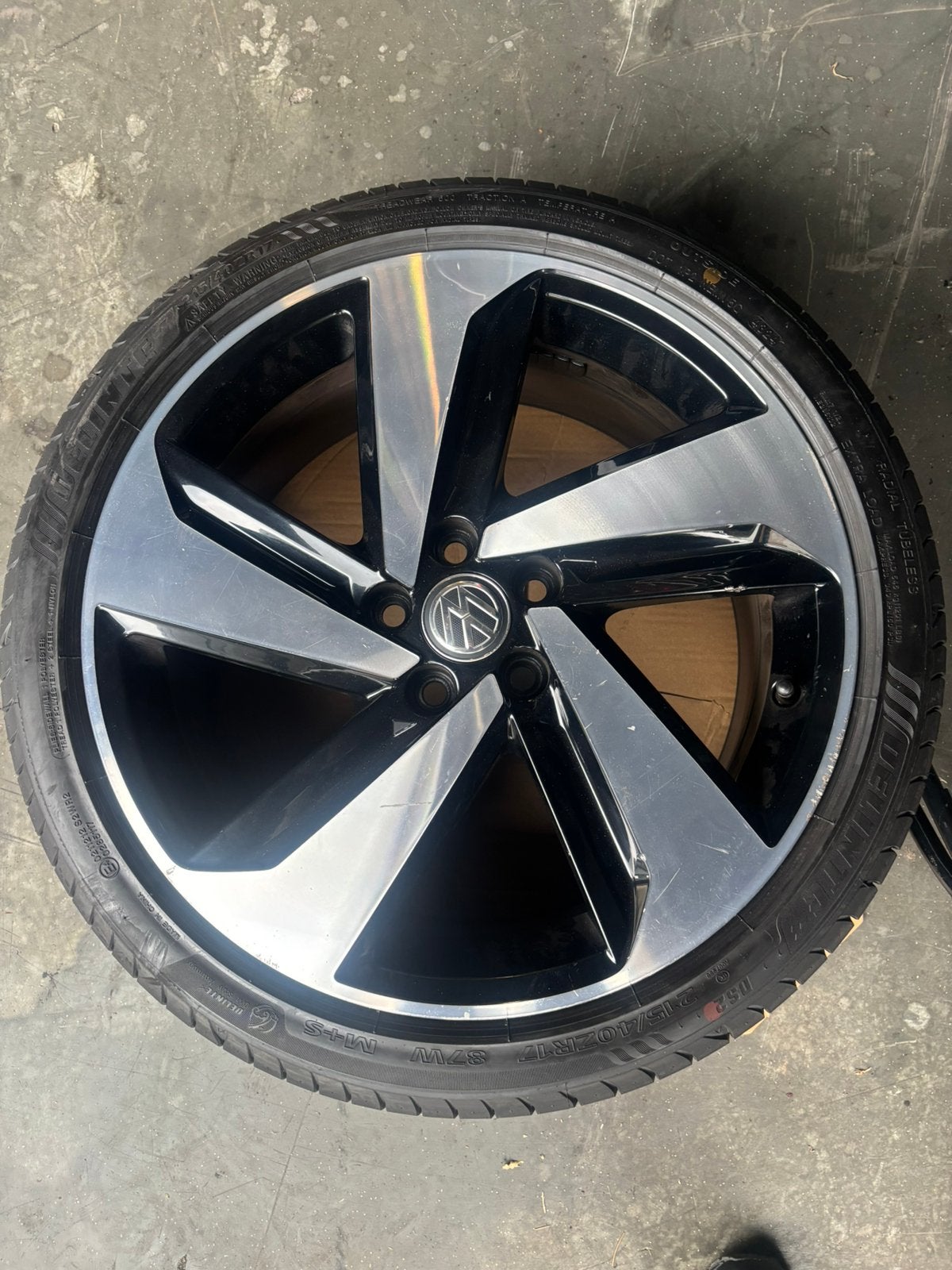 Velgenset Vw Polo 17 inch - 215 40 zr17 - Milton Keynes, Ophalen, Banden en Velgen, 17 inch, Personenwagen