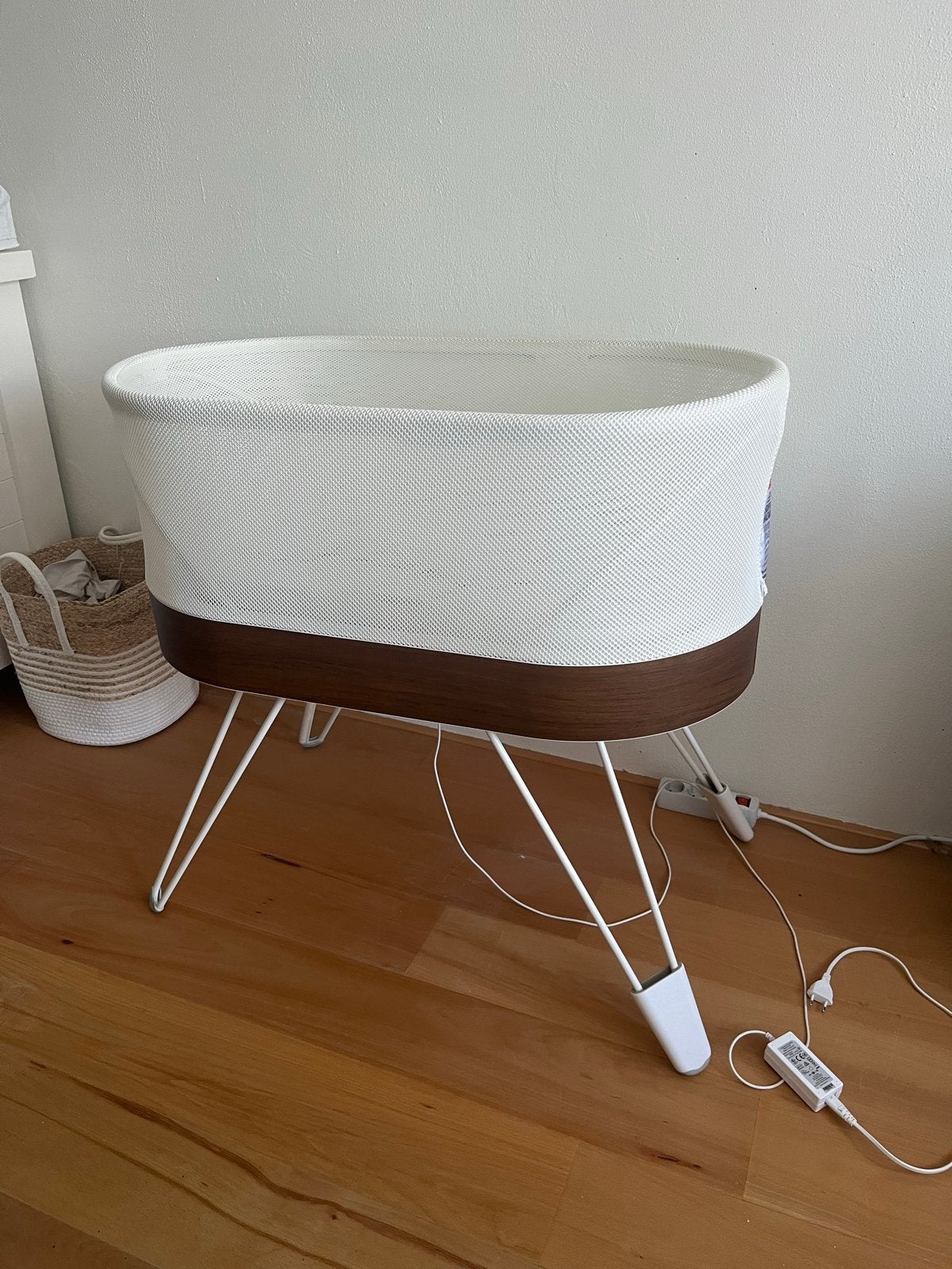 Snoo Smart Sleeper Baby Cot Bassinet met Leg Lifters, Kinderen en Baby's, Babywiegjes en Ledikanten, Ophalen of Verzenden, Gebruikt