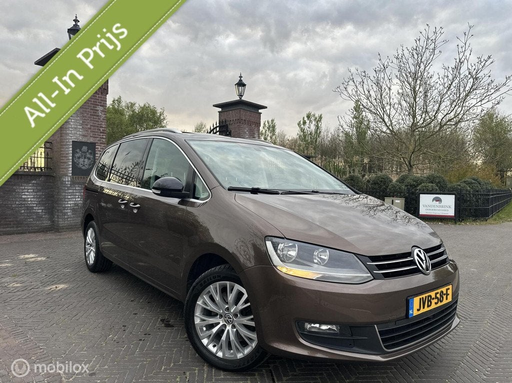 Volkswagen Sharan 1.4 TSI Highline 7p. Trekhaak Pano✅, Voorwielaandrijving, Stof, Zwart, 4 cilinders
