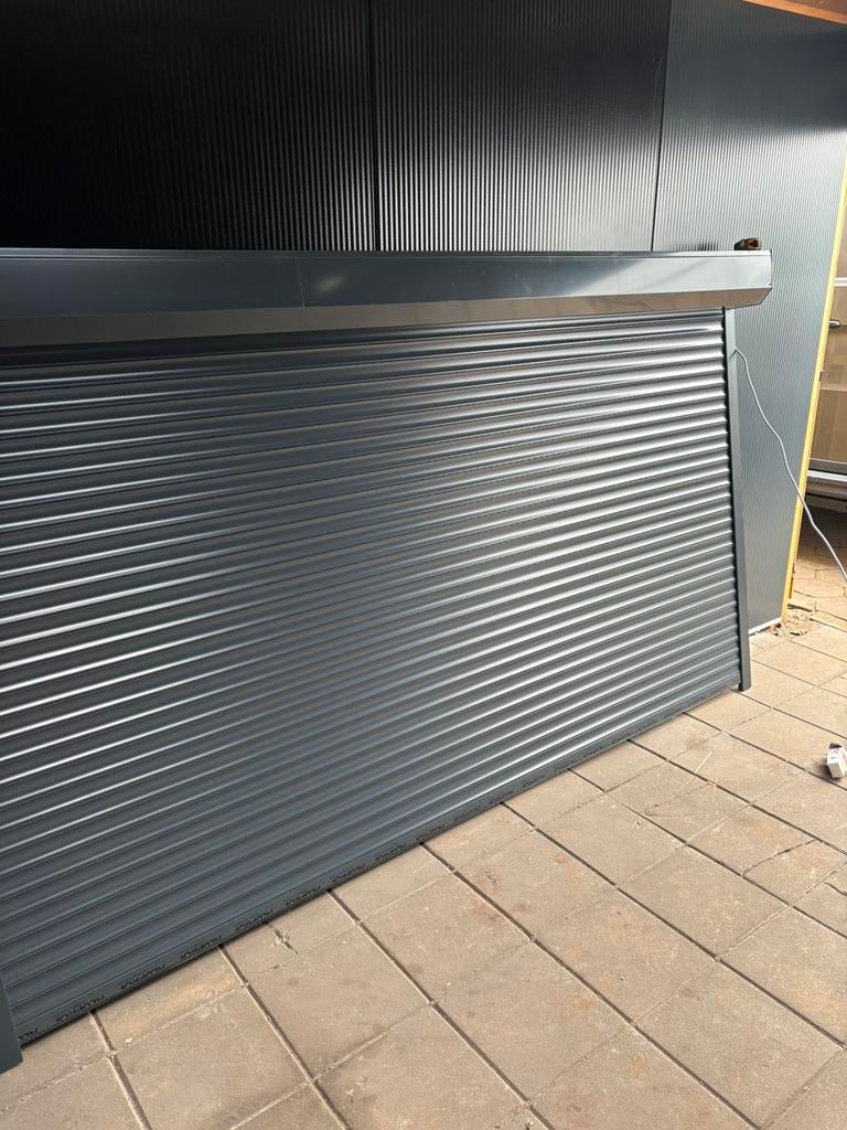 Nieuwe antraciet rolluiken ( somfy met afstandsbediening), Ophalen of Verzenden, Zo goed als nieuw, Overige kleuren, 200 cm of meer