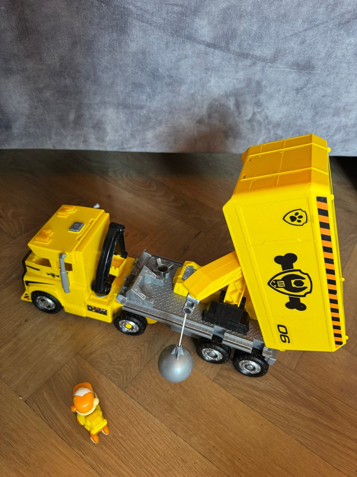 Paw Patrol Rubble's Deluxe Voertuig met Figuur, Ophalen of Verzenden, Gebruikt