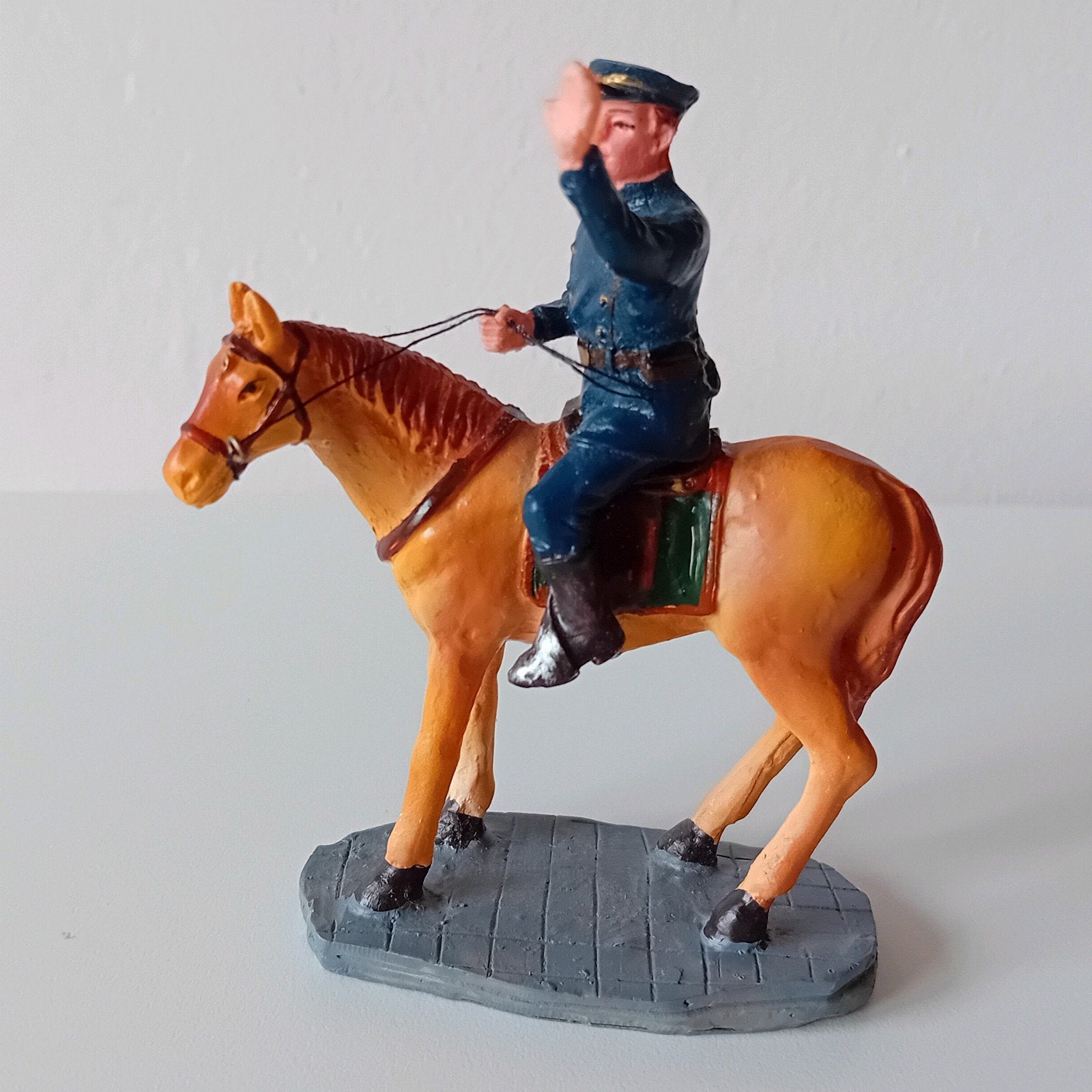 Lemax stop please, retired, Lemax figuur Kerstdorp, Ophalen of Verzenden