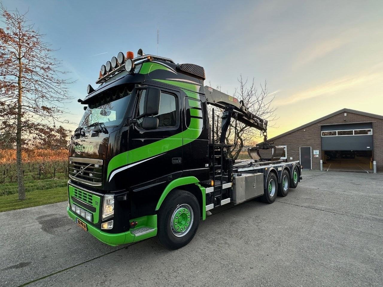 Volvo FH 540 8X4 8X4 / NL TRUCK / EURO5 / CRANE+ROTATOR+HOOK, Automaat, Euro 5, Zwart, Bedrijf