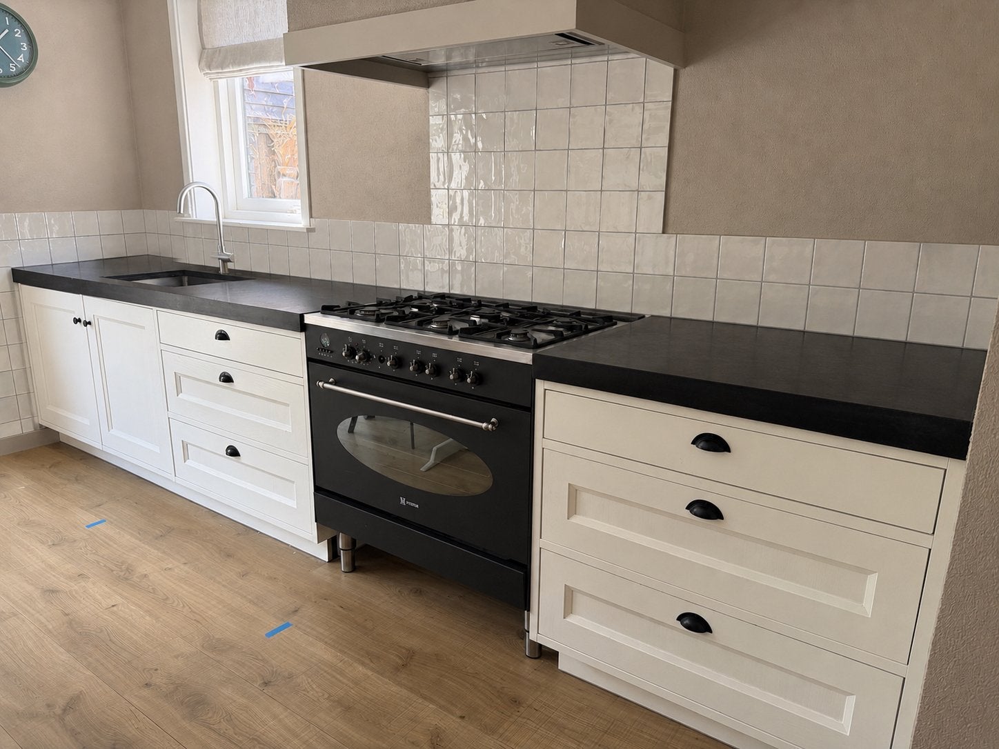 Mooie keuken met massief eiken deurtjes en betonnen blad, Gebruikt, Overige materialen, Wit, Enkelwandige keuken