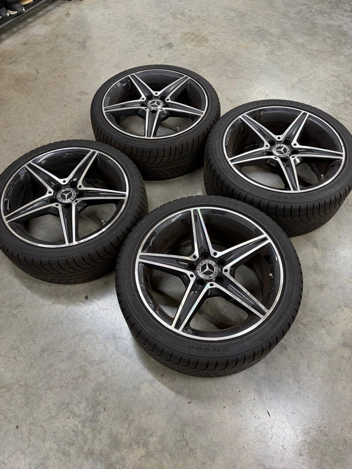 Mercedes-Benz AMG 18 inch breedset velgen met winterbanden, Ophalen, 18 inch, Banden en Velgen, Winterbanden