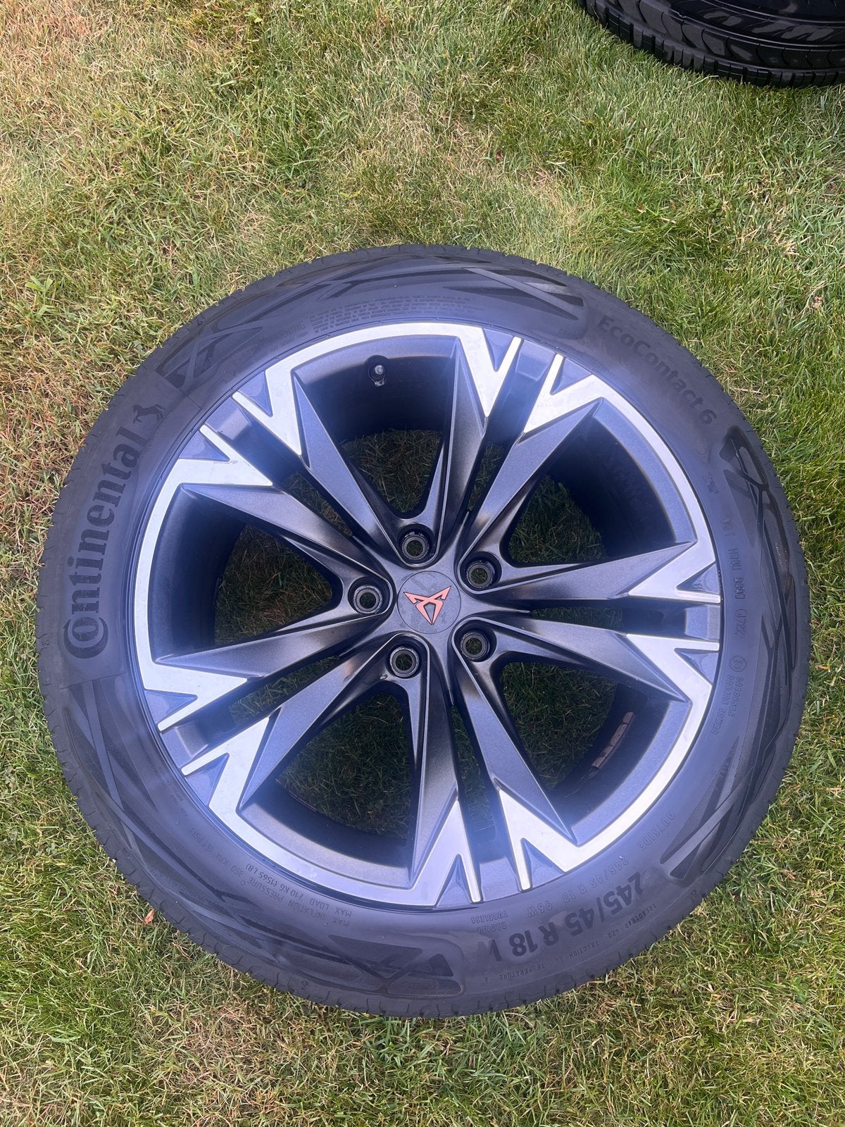Cupra Formentor 18 inch velgen met zomerbanden, Auto-onderdelen, Banden en Velgen, Ophalen, 18 inch, Banden en Velgen, Personenwagen