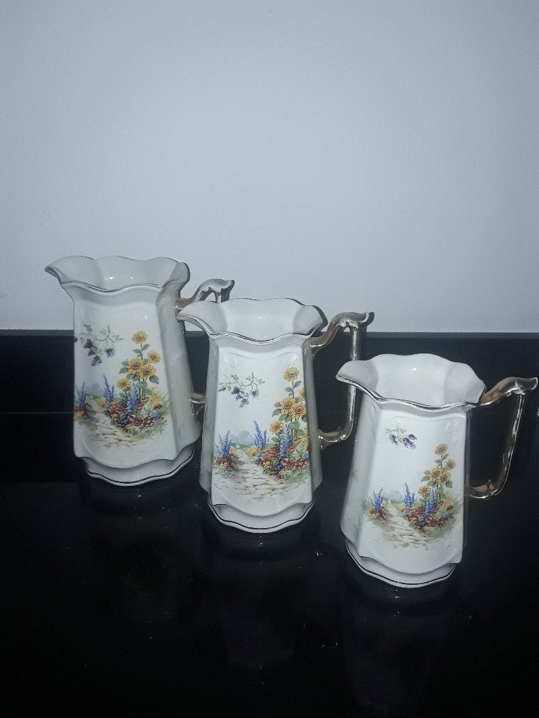 3 Antieke engelse jugs/kannen met voorjaarsbloemen, Verzenden