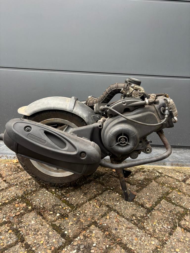 Piaggio 50cc 2v blok, Fietsen en Brommers, Brommeronderdelen | Scooters, Zo goed als nieuw, Piaggio, Blok, Ophalen