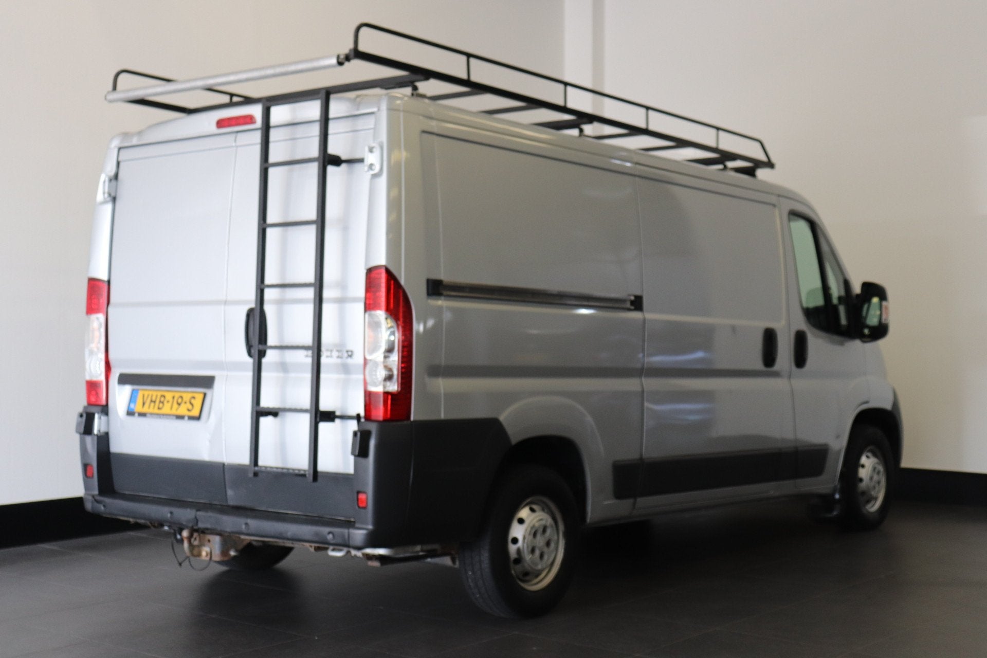 Peugeot Boxer 3.0 HDI 177PK L2H1 - Clima - Imperiaal - PDC -, Euro 5, Stof, Gebruikt, 4 cilinders