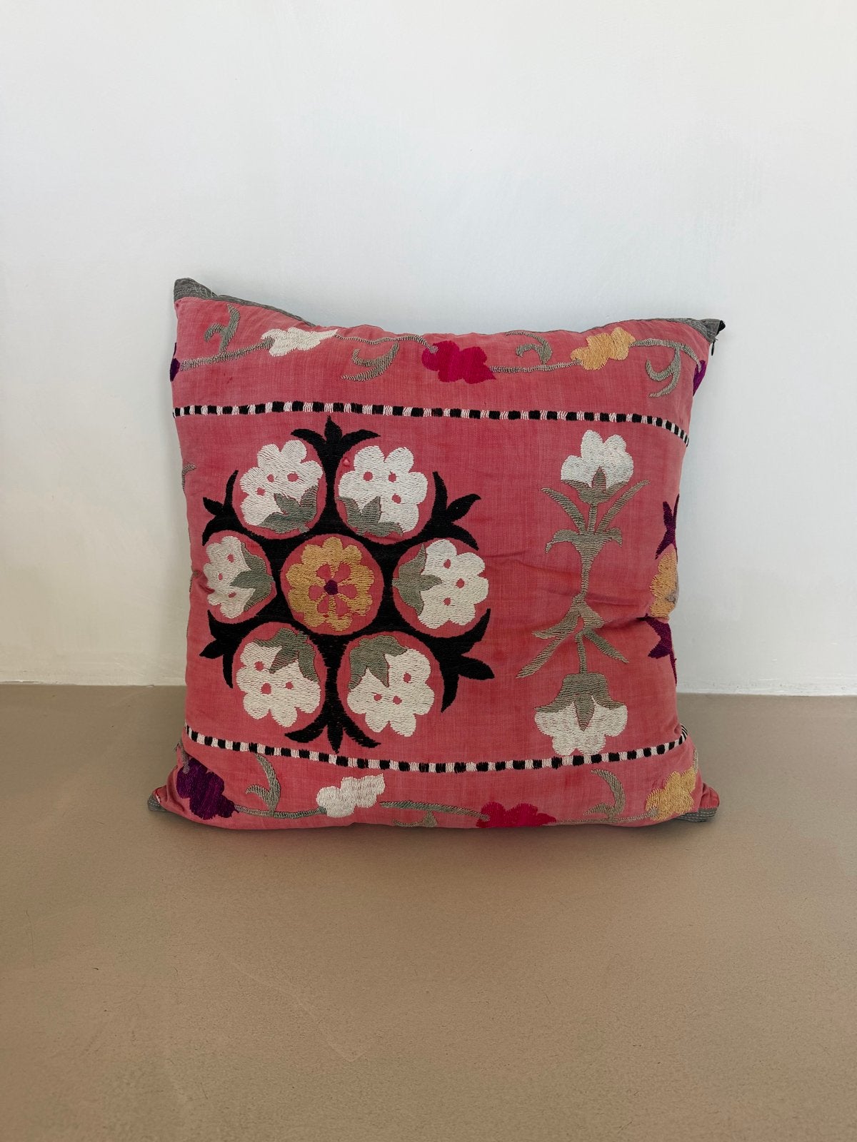 Vintage Suzani kussenhoes - 60 x 60 cm, Gebruikt, Meerkleurig, Ophalen of Verzenden, Handgemaakt