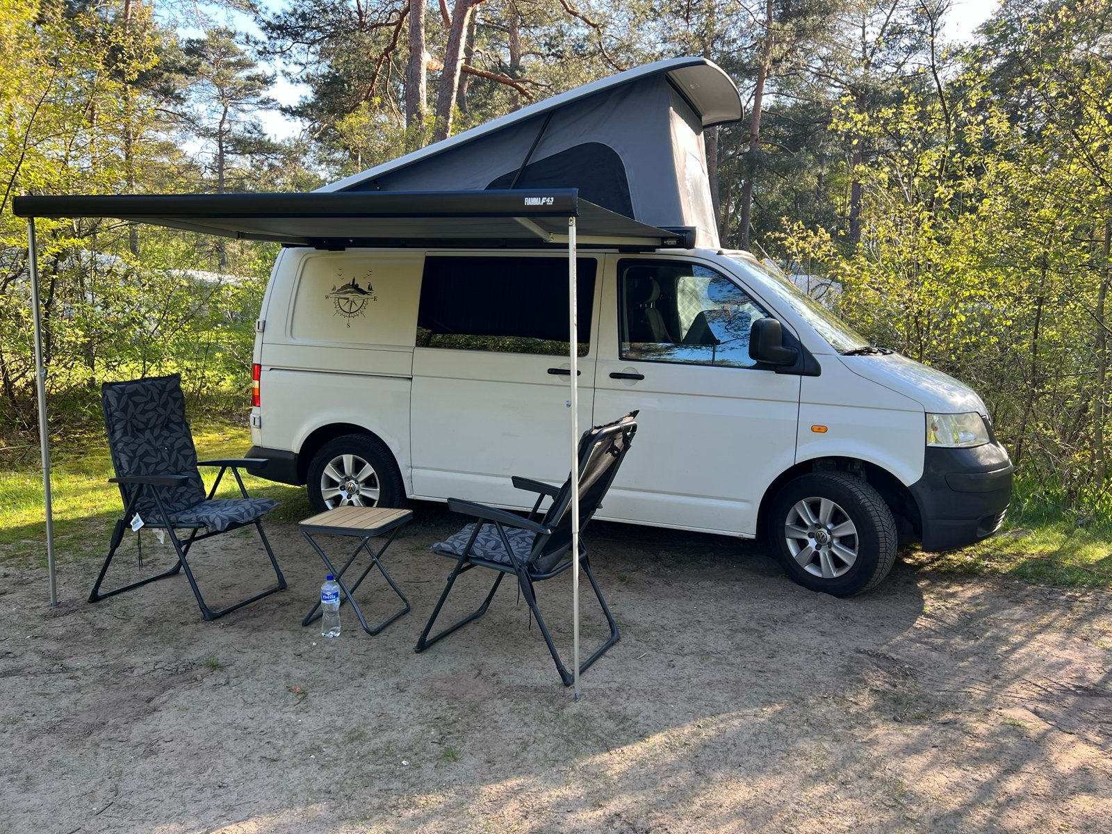 Volkswagen T5 Camper,airco, hefdak en luifel en zonnepaneel, Caravans en Kamperen, Campers, Chemisch toilet, Tot en met 2, Koelkast