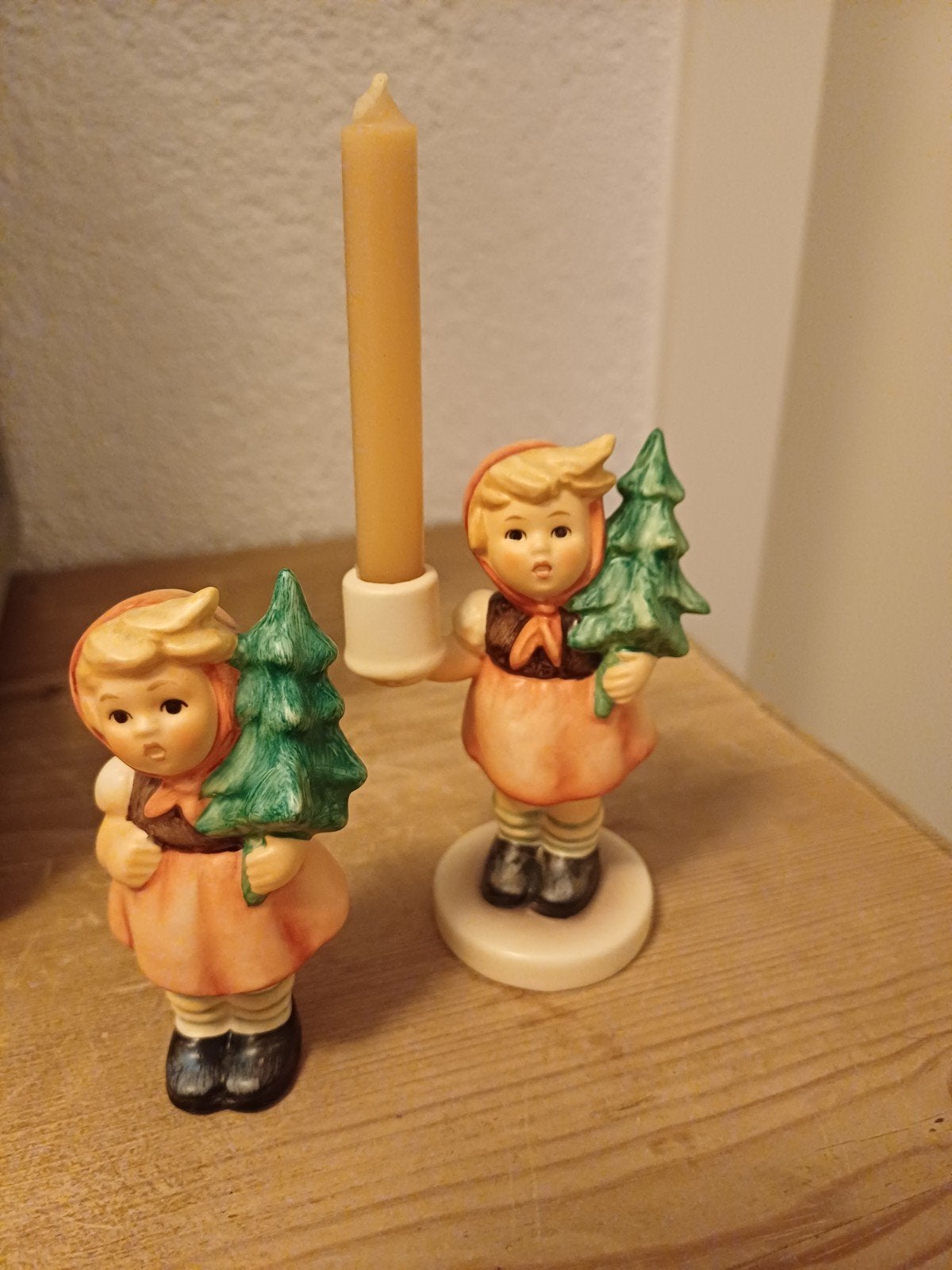 Hummel Meisjes met Kerstboom - Goebel Kaarsenhouder, Ophalen of Verzenden, Zo goed als nieuw, Hummel