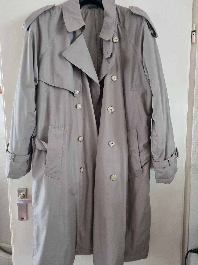 trenchcoat. Bieden vanaf €30, Ophalen of Verzenden, Gedragen, Maat 48/50 (M), Overige kleuren