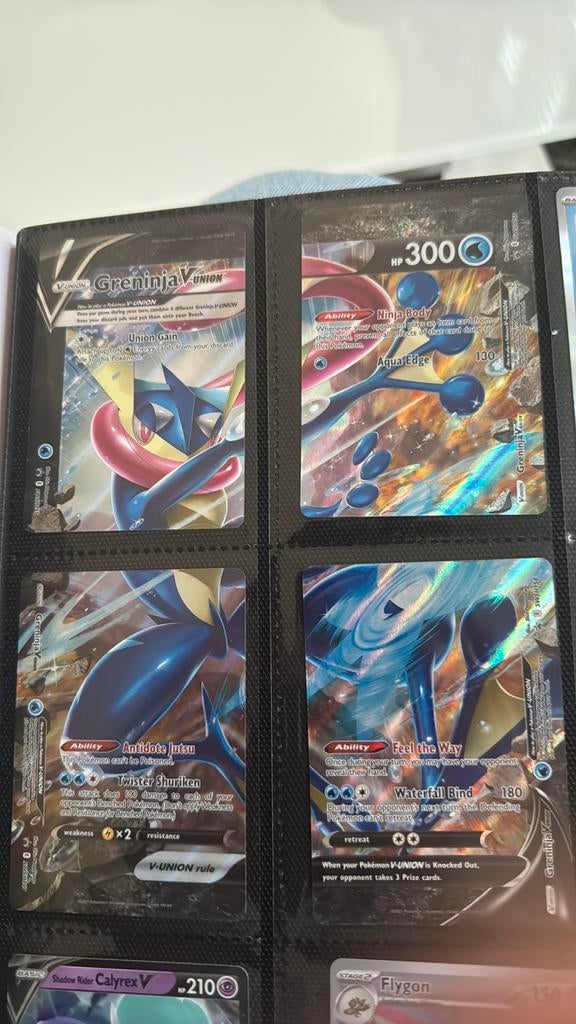 Greninja v-union, Ophalen of Verzenden, Nieuw, Meerdere kaarten, Foil
