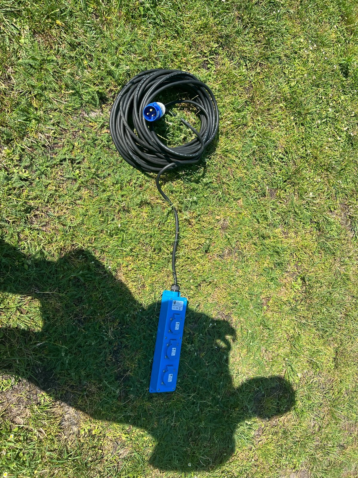 3-polige Camping Stekkerdoos met 2 USB-uitgangen, Ophalen, Zo goed als nieuw