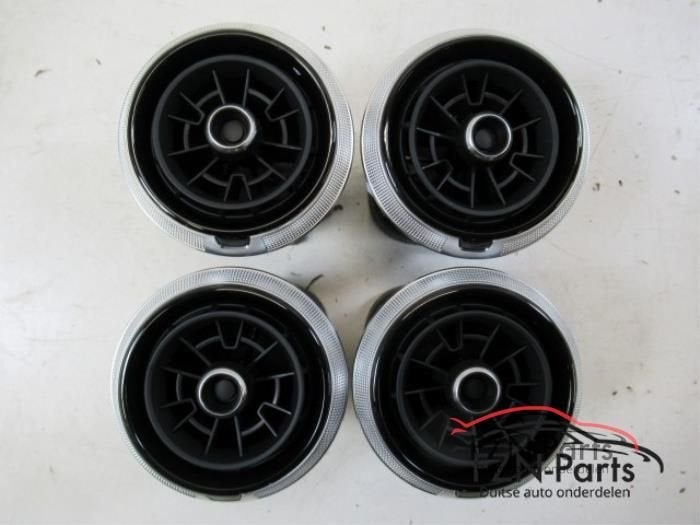 Audi A3 8V Facelift Luchtroosters Dashboard Set L+R, Ophalen of Verzenden, Gebruikt