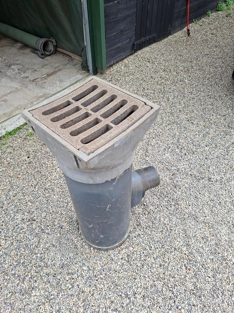 Straatkolk, Doe-het-zelf en Verbouw, Buizen en Afvoer, Ophalen of Verzenden, Minder dan 2 meter, 80 mm of meer, Overige materialen