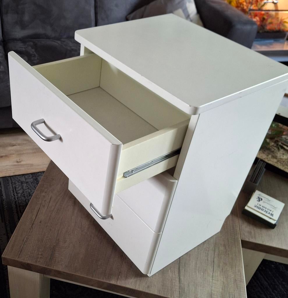 3 witte nachtkastjes, Ophalen, Gebruikt, Minder dan 45 cm, 55 tot 70 cm
