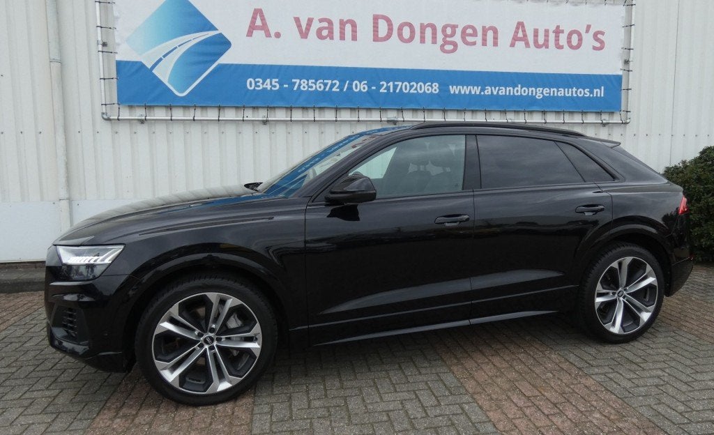 Audi Q8 55 TFSI QUATTRO S-Line,B&O,360,Pano,Softcl,Luchtv,He, Auto's, Automaat, Gebruikt, 2995 cc, Zwart