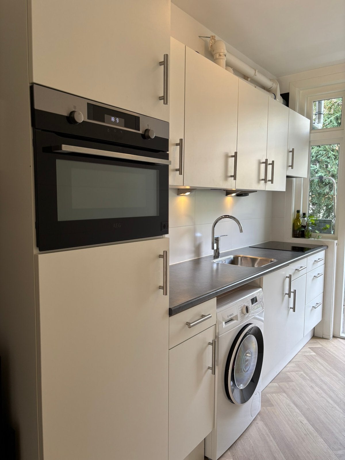 Rechte keuken met AEG apparatuur, Huis en Inrichting, Ophalen, Gebruikt, Wit, Enkelwandige keuken