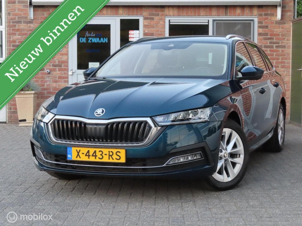 Skoda Octavia Combi 1.5 e-TSI Business Edition Plus|Electr A, Auto's, Skoda, Euro 6, 4 cilinders, 150 pk, Blauw