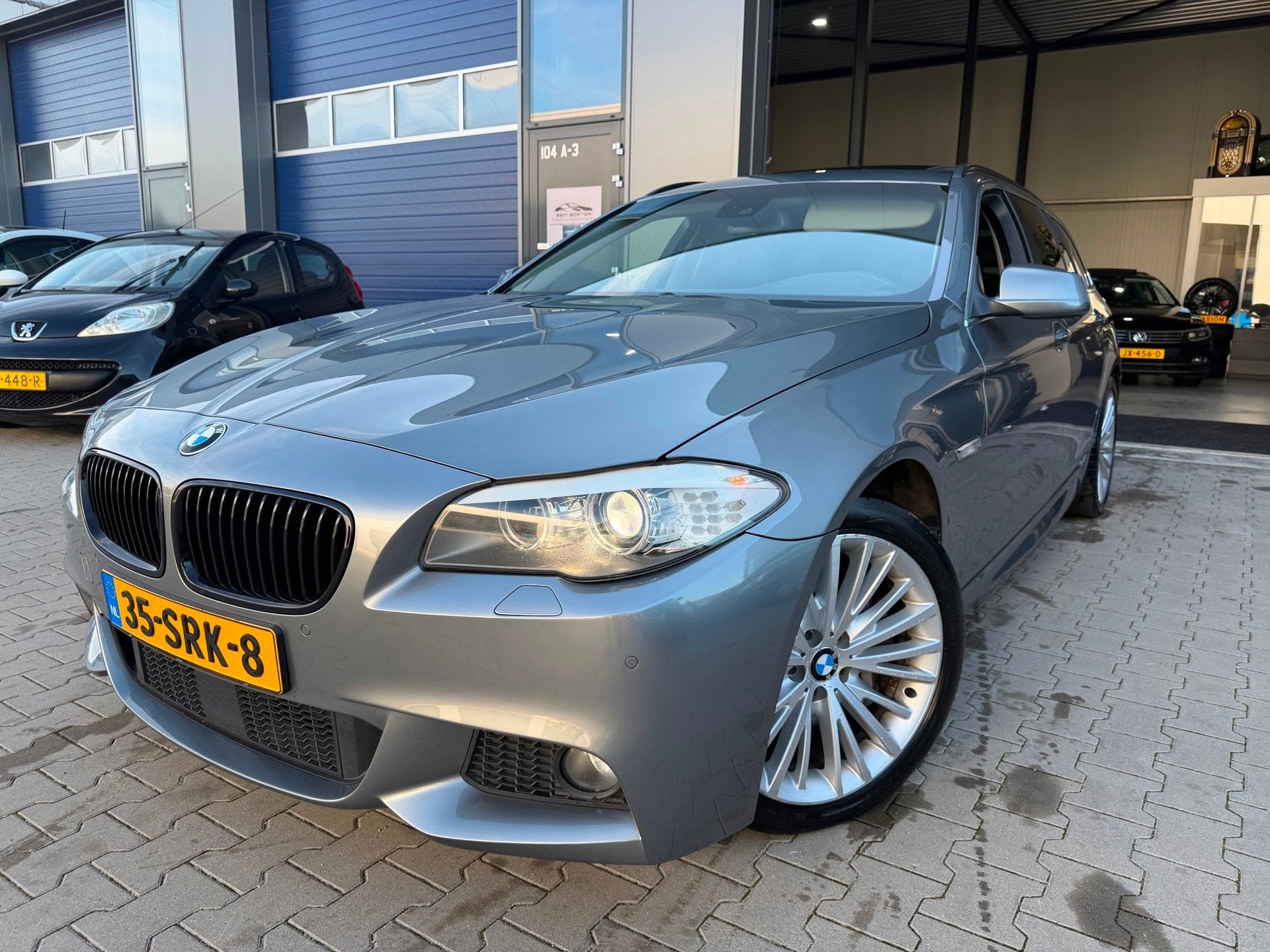BMW 5-serie Touring 528i High Executive|M Sport pakket|Panor, Auto's, Achterwielaandrijving, Gebruikt, Zwart, 2000 kg