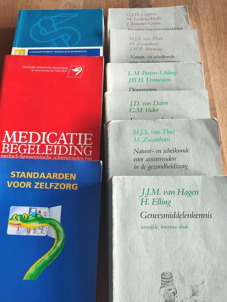 Apothekersassistent Pharmacie apotheek studieboek boek, Ophalen of Verzenden, Beta, Gelezen, MBO