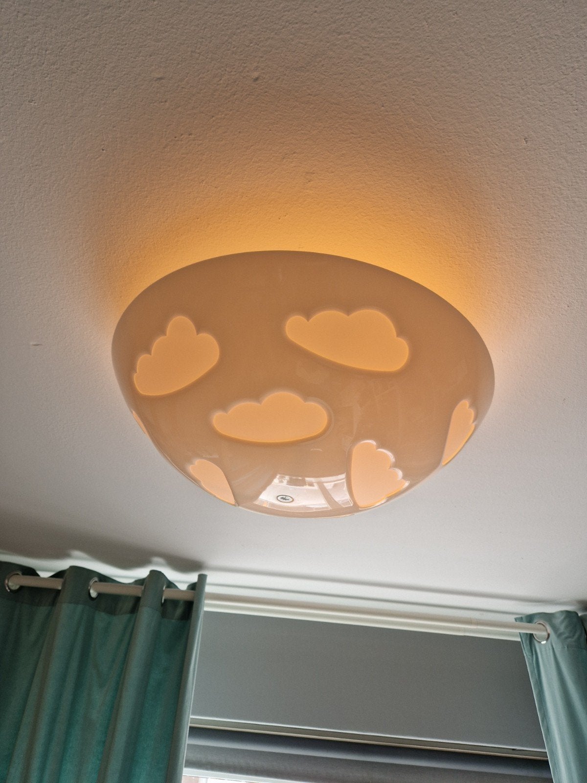 Mooie lamp met wolken patronen, Ophalen of Verzenden, Gebruikt, Kunststof, Wit