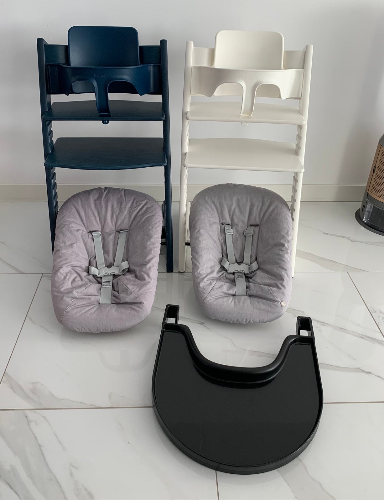 Stokke (Midnight Blue & Wit)& Nieuwste Model NEWBORN 2 Stand, Kinderen en Baby's, Kinderstoelen, Zo goed als nieuw, Meegroeistoel