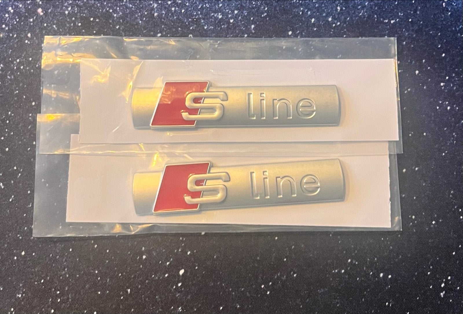 Nieuw! Audi S-line Emblemen - Set van 2 incl. Verzendkosten!, Auto diversen, Tuning en Styling, Ophalen of Verzenden