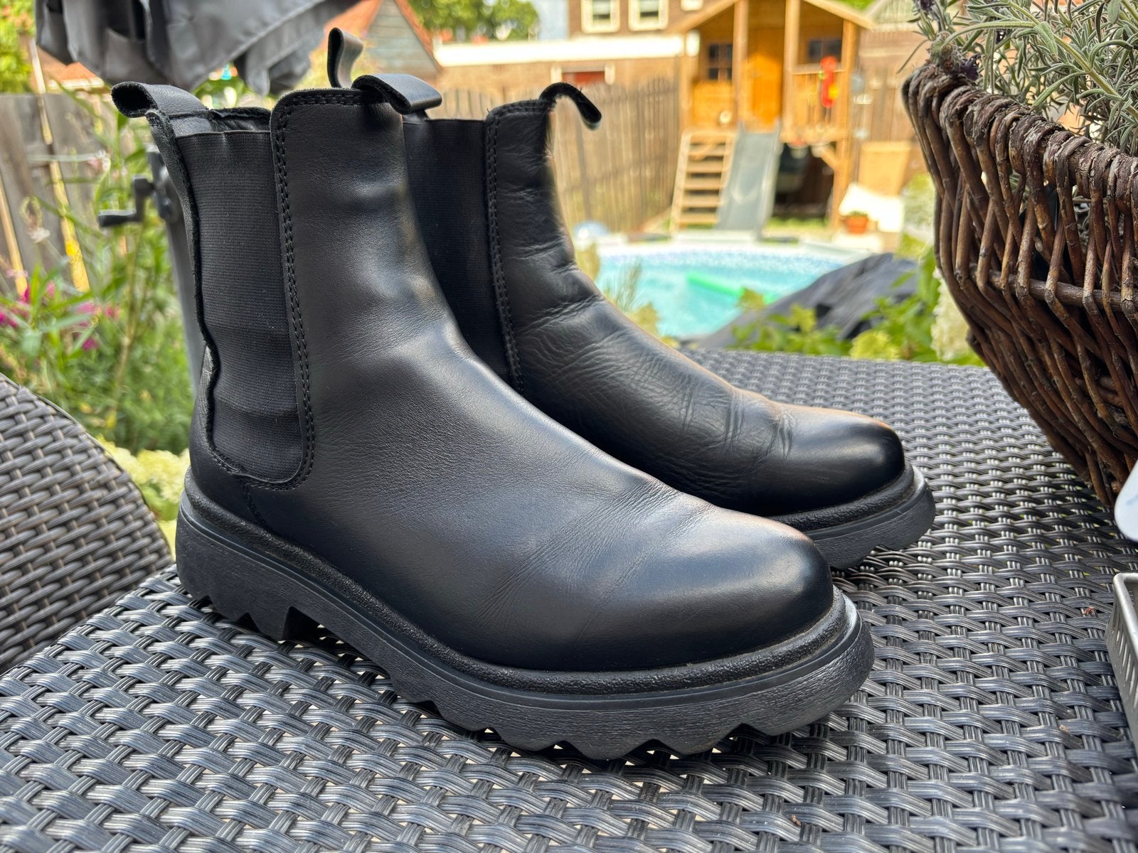 Tamaris Chelsea boots - Maat 42, Ophalen of Verzenden, Zo goed als nieuw, Zwart, Lage of Enkellaarzen
