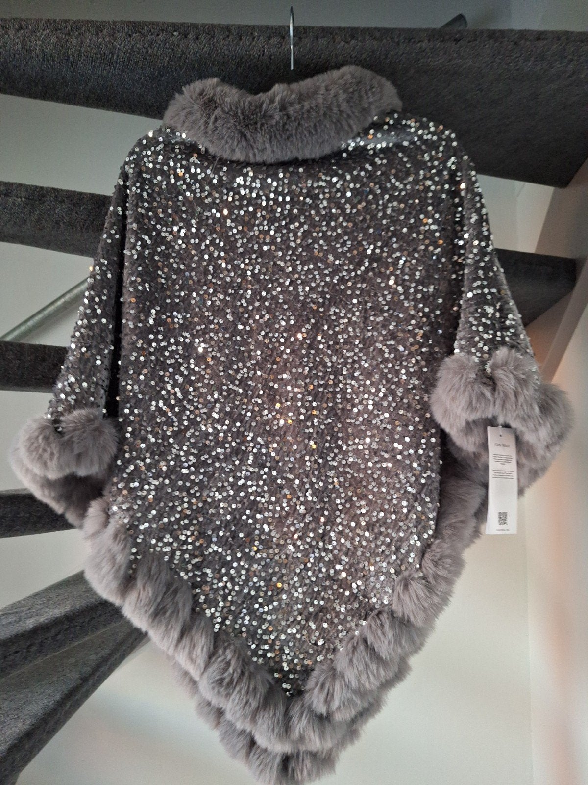 Alex Max Poncho met pailletten en imitatiebont, Alex Max, Ophalen of Verzenden, Nieuw
