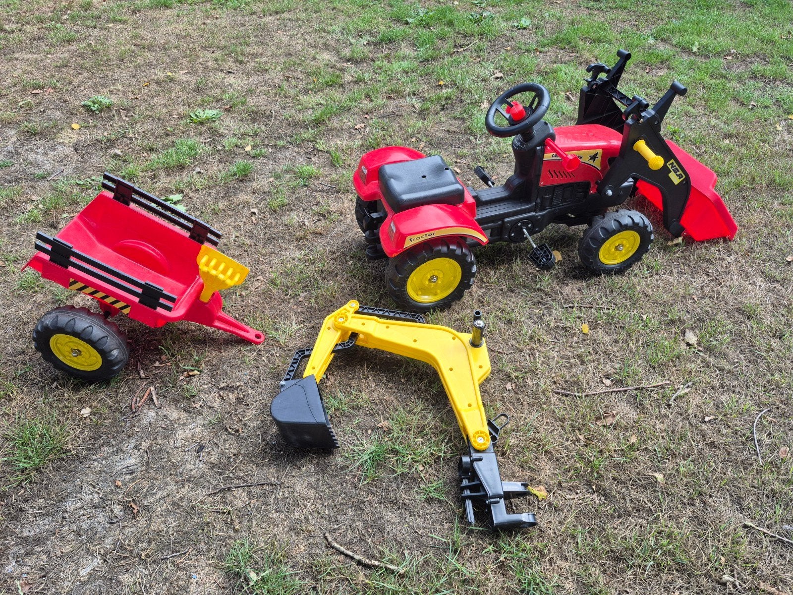 Traptractor met voorlader, graafmachine en aanhanger, Ophalen, Gebruikt