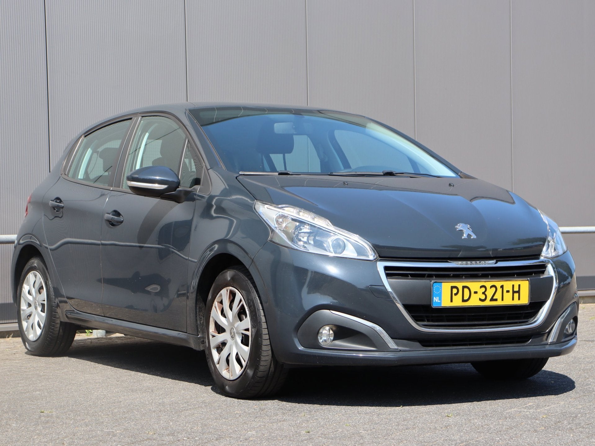 Foto 5 van Peugeot 208 1.2 PureTech Blue Lion navi airco org NL