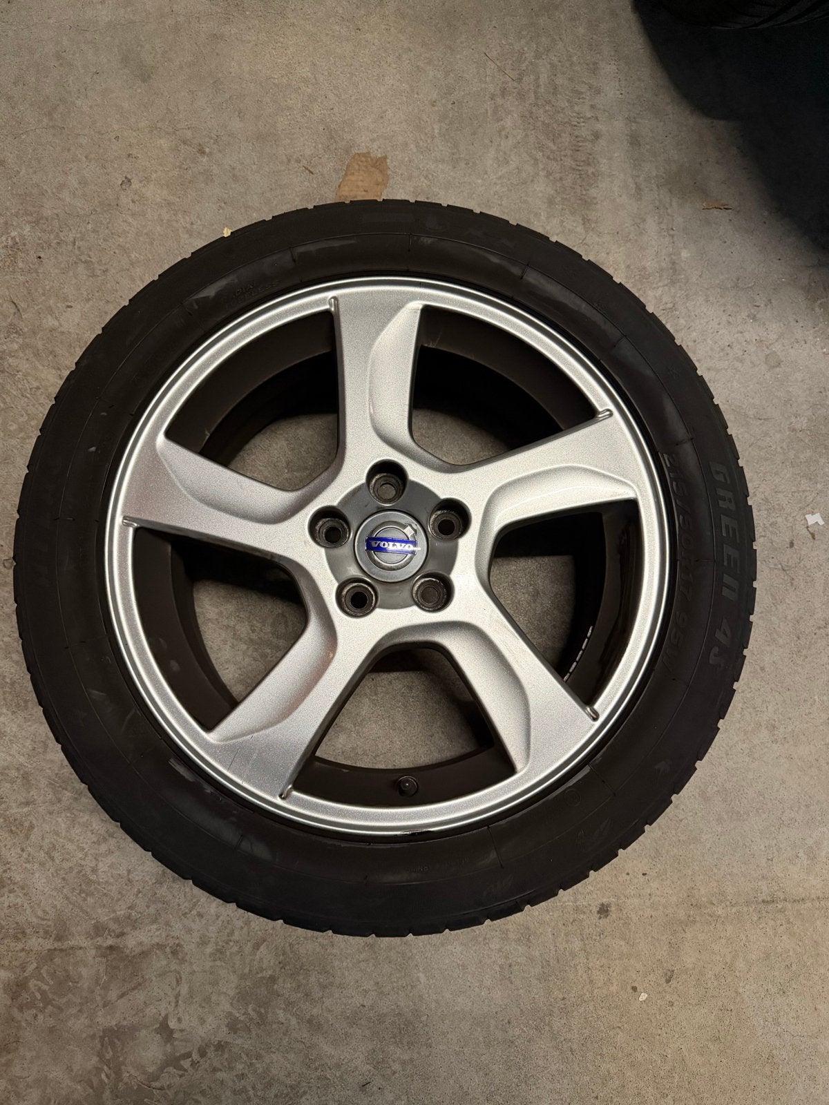 Velgen met banden voor Volvo V60 - 215/50 R17 95W, Auto-onderdelen, Ophalen, Gebruikt, Banden en Velgen, 17 inch