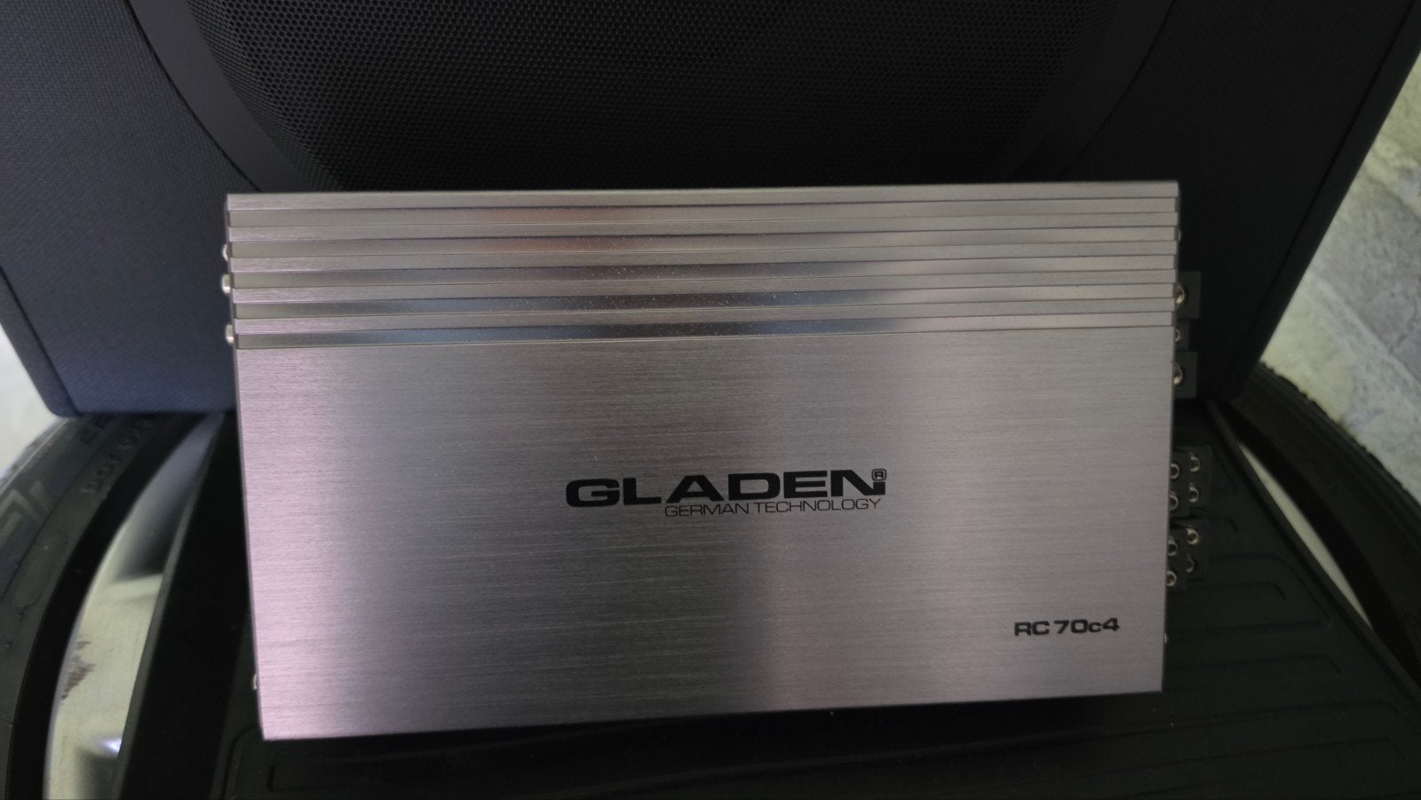 Gladen RC 70c4 Versterker - Hoogwaardige Audio, Overige merken, Ophalen of Verzenden, 120 watt of meer, Gebruikt